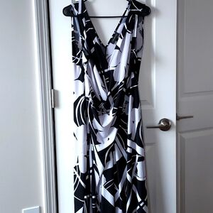 Lane Bryant sleeve v neckline black white dress 14,16